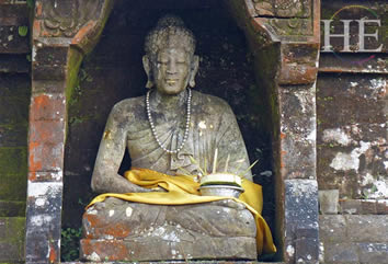 Bali gay tour - Buddist Statue
