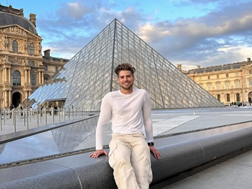 Gay Paris tour