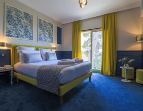 Le Petit Palais Hotel room