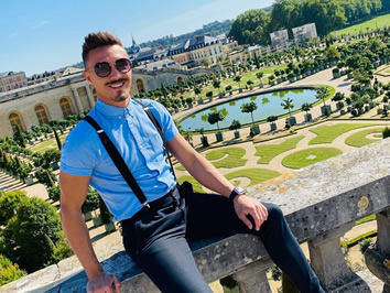 Versailles gay tour