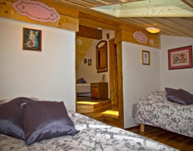 Raven's Bed and Breakfast room