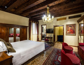 Palazzo Priuli Hotel room