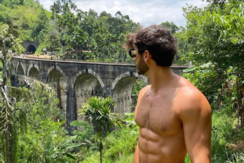 Sri Lanka gay tour - Nine Arch Bridge