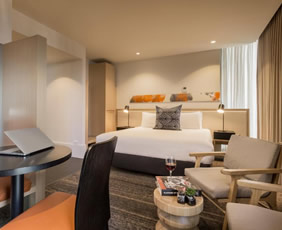 Brady Hotels Central Melbourne room