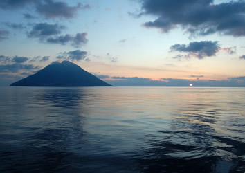 Stromboli gay cruise