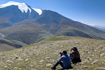 Mongolia gay tour - Hiking in Bayan-Ulgii