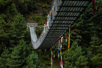 Nepal gay adventure - bridge to Everest