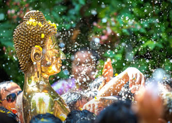 Songkran Thailand gay tour