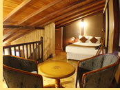 Alpine Hotel Nuwara Eliya room
