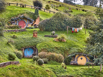 Hobbiton, New Zealand gay tour