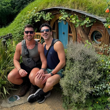 New Zealand Hobbiton gay tour