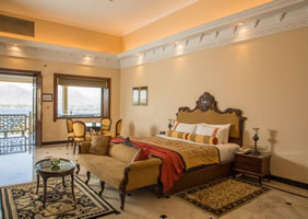 LaLiT Laxmi Vilas Palace Hotel room