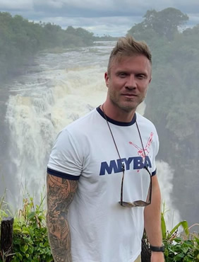 Victoria Falls gay trip